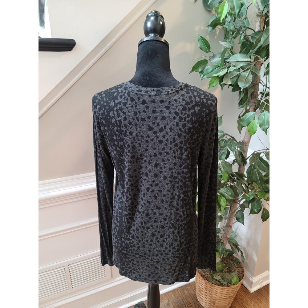 Vince. Top Womens Small Gray Black Leopard Crew Neck Long Sleeve Casual Pullover - Picture 6 of 10